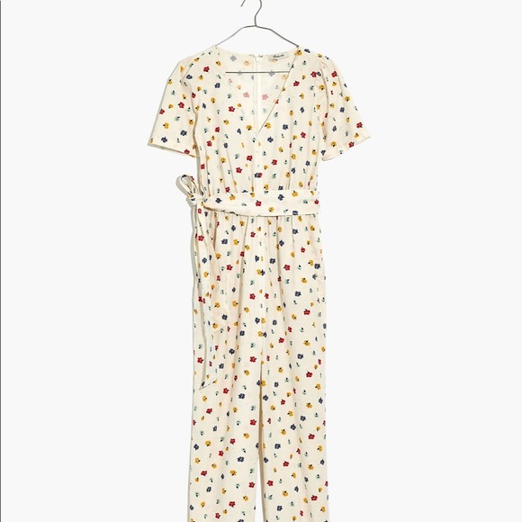 NWT- Madewell Puff-Sleeve Tapered Jumpsuit in Confetti Floral - Size 6 - Picture 4 of 9